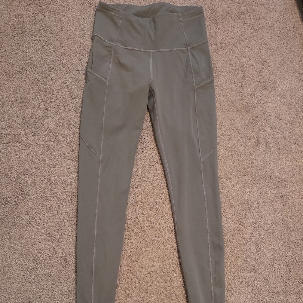 Lululemon Gray 7/8 Leggings with Pockets
